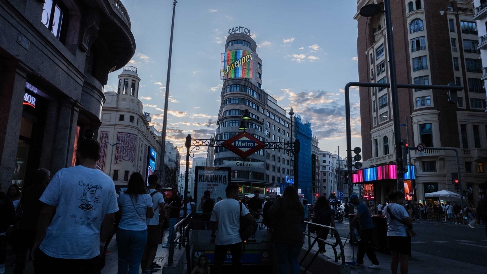 “Yo soy Batmán” Las patrullas ciudadanas que se organizan en España contra carteristas y migrantes | Cuenta Centroamérica