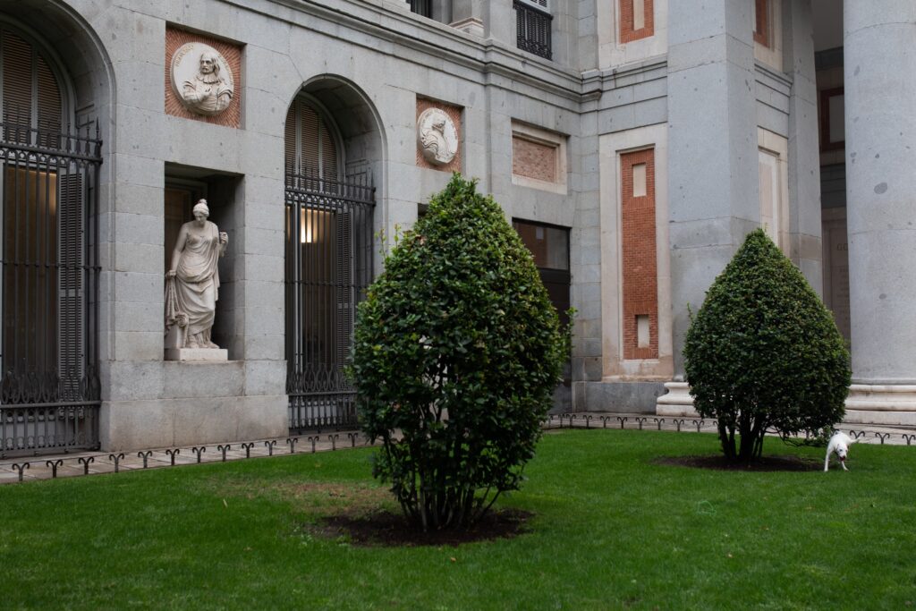 La trasera de 'Las meninas', a la vista por primera vez en el Museo del  Prado